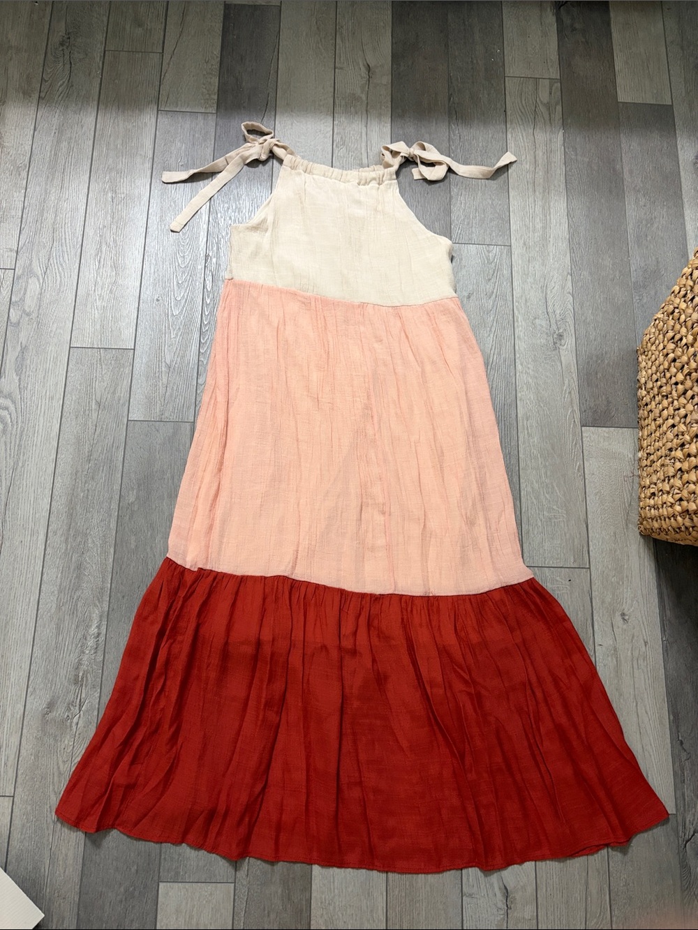 Luxology Tie-Shoulder Maxi Dress in Cream, Blush & Red Size Medium